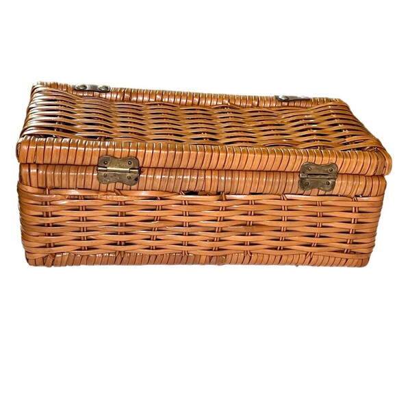 Vintage Plastic Wicker Box with Handles and Buckle Lock Closure 12x5 - Picture 4 of 7